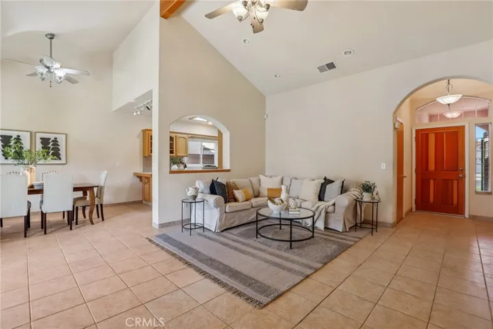 526 Grenache Avenue, Madera, California 93637