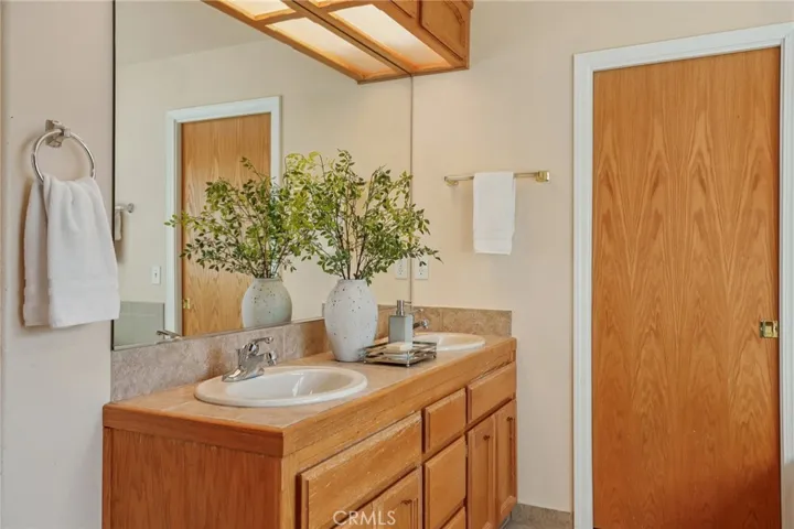 526 Grenache Avenue, Madera, California 93637