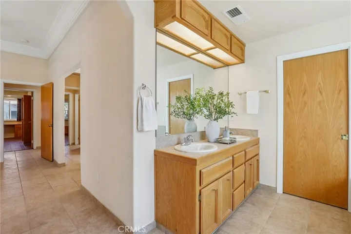 526 Grenache Avenue, Madera, California 93637
