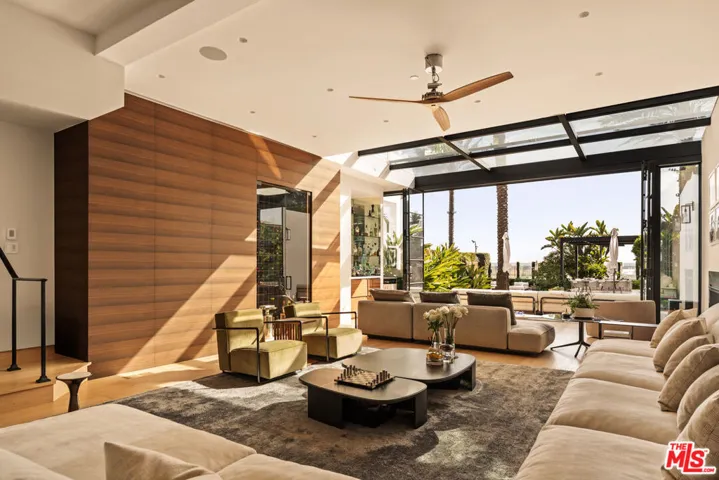 972 Palisades Beach Road, Santa Monica, California 90403