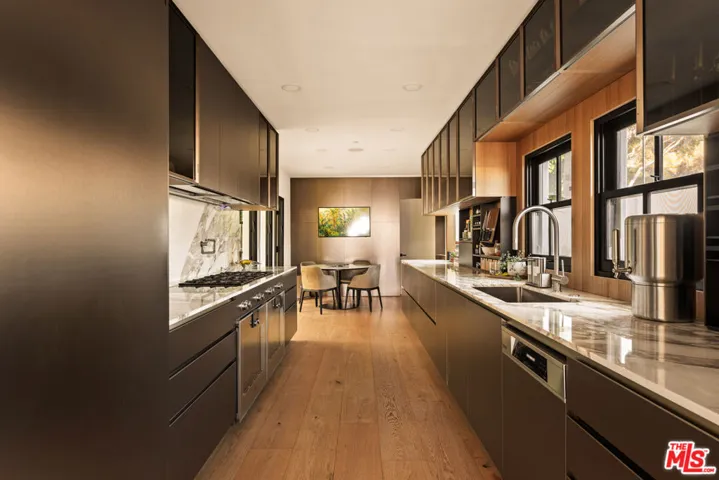 972 Palisades Beach Road, Santa Monica, California 90403