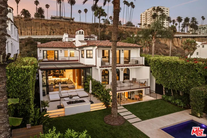 972 Palisades Beach Road, Santa Monica, California 90403