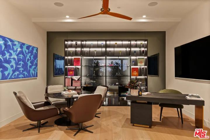 972 Palisades Beach Road, Santa Monica, California 90403