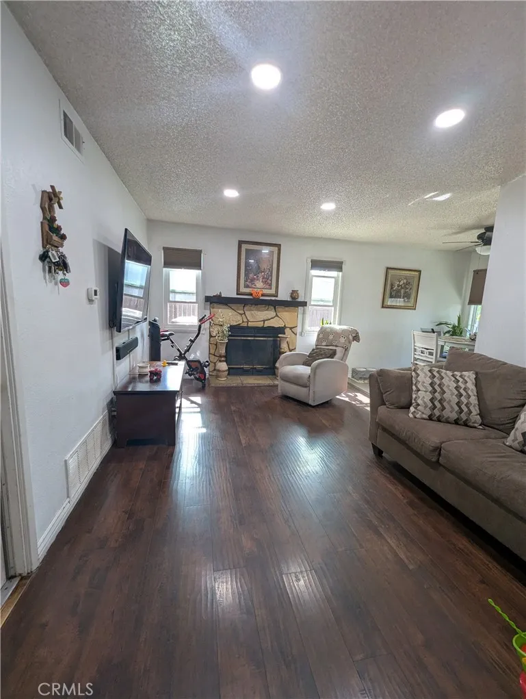 7852 Grace, Fontana, California 92336 home-pic-13