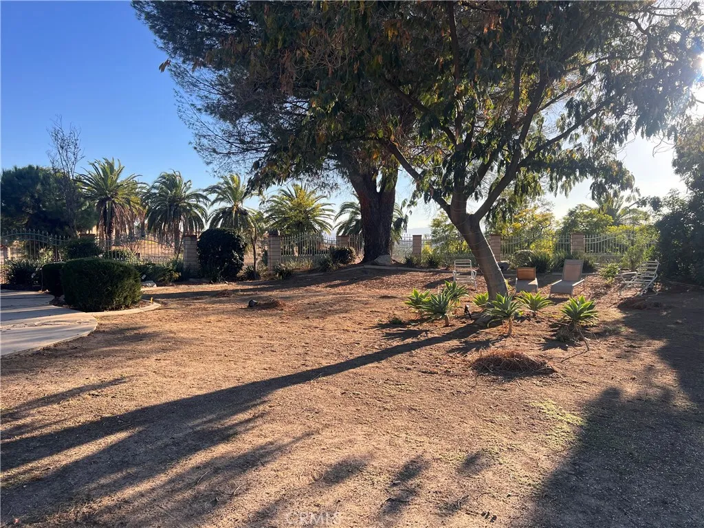 7158 Golden Vale, Riverside, California 92506 home-pic-32