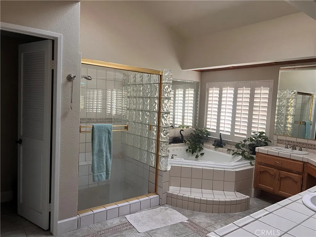 7158 Golden Vale, Riverside, California 92506 home-pic-15