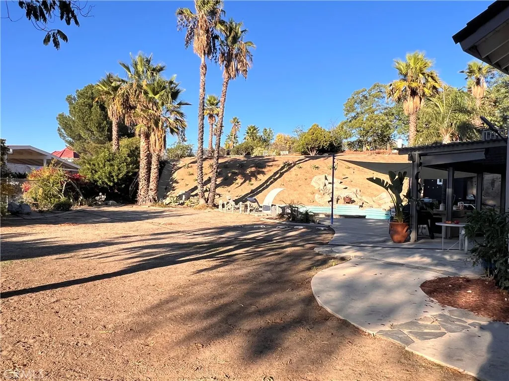 7158 Golden Vale, Riverside, California 92506 home-pic-27