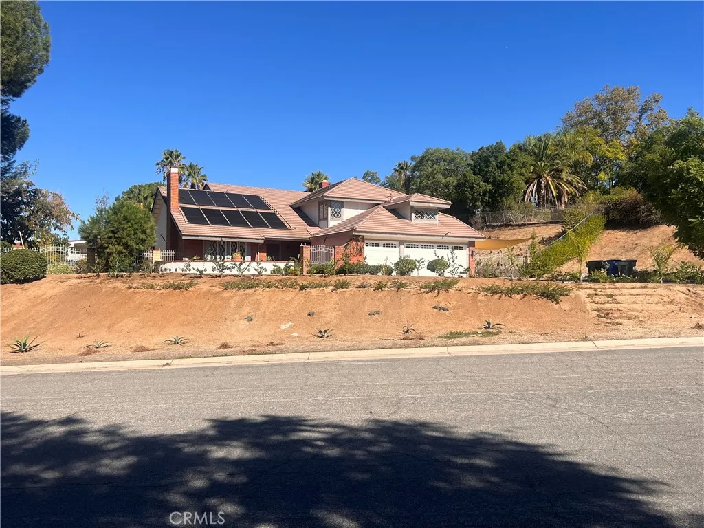7158 Golden Vale, Riverside, California 92506 home-pic-1