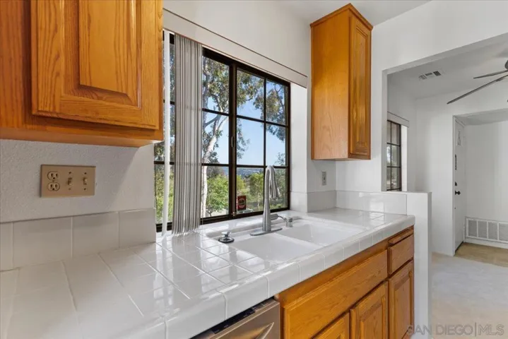 13330 Caminito Ciera 22, San Diego, California 92129