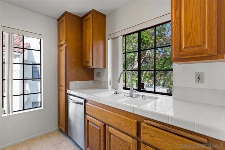 13330 Caminito Ciera 22, San Diego, California 92129
