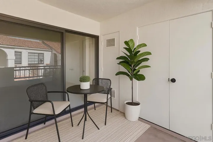 13330 Caminito Ciera 22, San Diego, California 92129