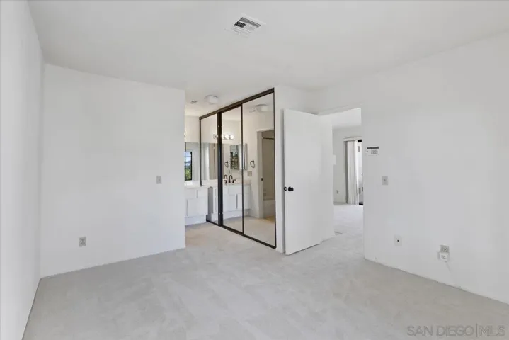 13330 Caminito Ciera 22, San Diego, California 92129