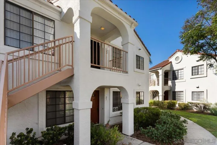 13330 Caminito Ciera 22, San Diego, California 92129