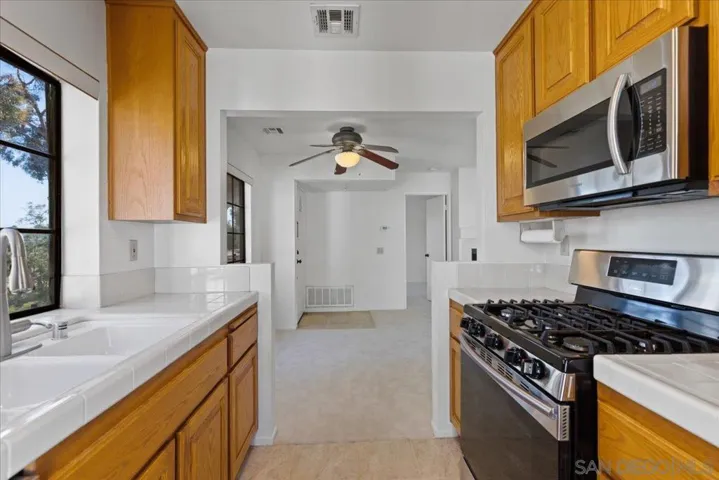 13330 Caminito Ciera 22, San Diego, California 92129