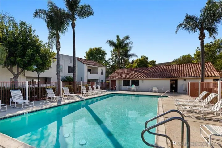 13330 Caminito Ciera 22, San Diego, California 92129