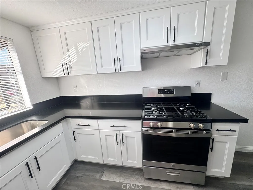 1667 E Kingsley, Pomona, California 91767 home-pic-3