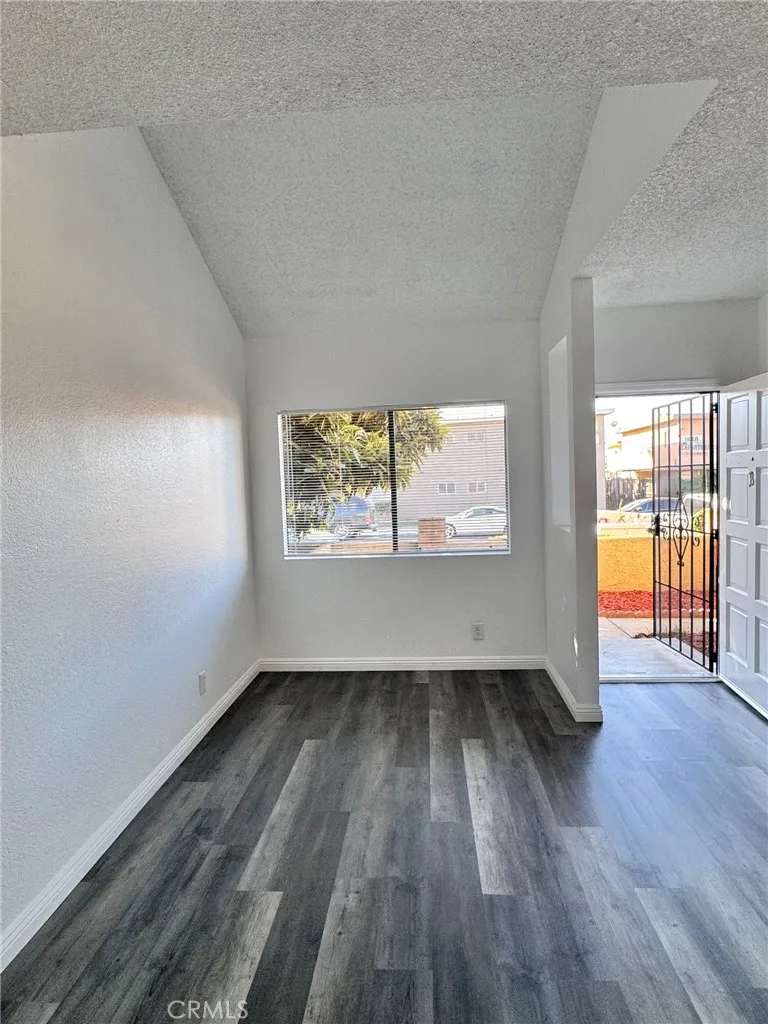 1667 E Kingsley, Pomona, California 91767 home-pic-5