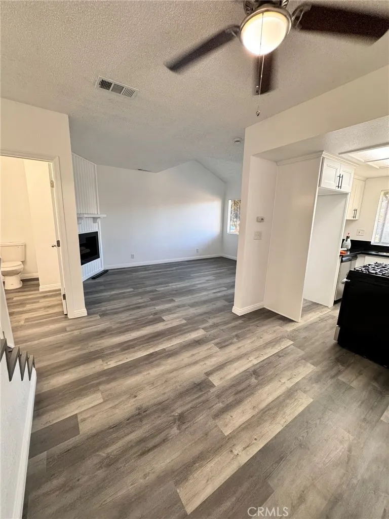1667 E Kingsley, Pomona, California 91767 home-pic-2