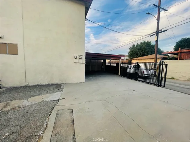 5609 E Beverly Boulevard, East Los Angeles, California 90022