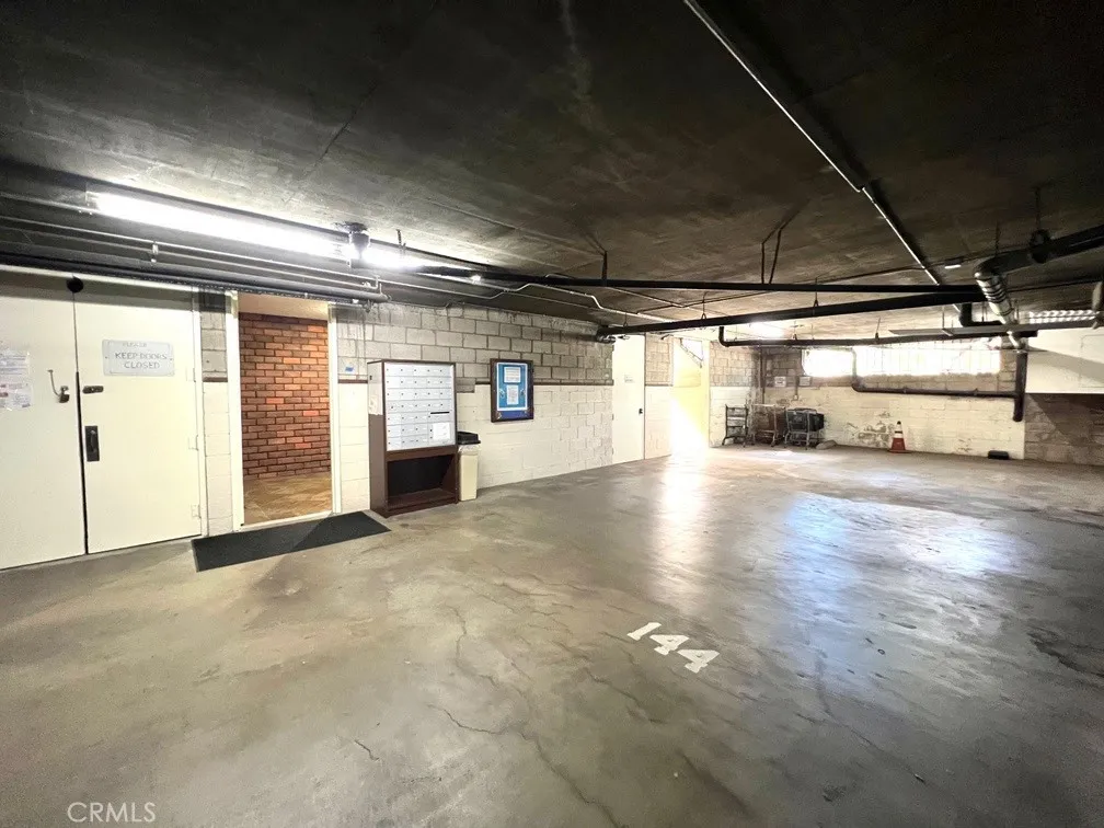 700 S Lake Avenue 111, Pasadena, California 91106 home-pic-38