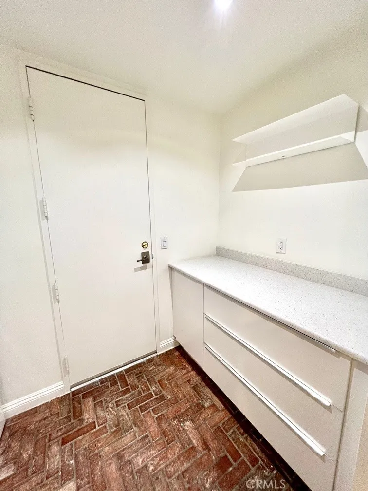 700 S Lake Avenue 111, Pasadena, California 91106 home-pic-33