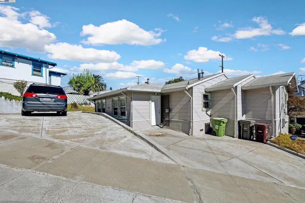 2607 23rd Ave, Oakland, California 94606 home-pic-11