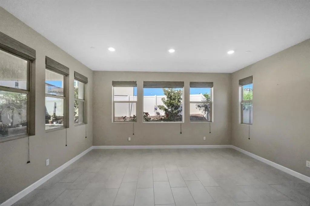 1845 Newton Ct, Escondido, California 92026 home-pic-33