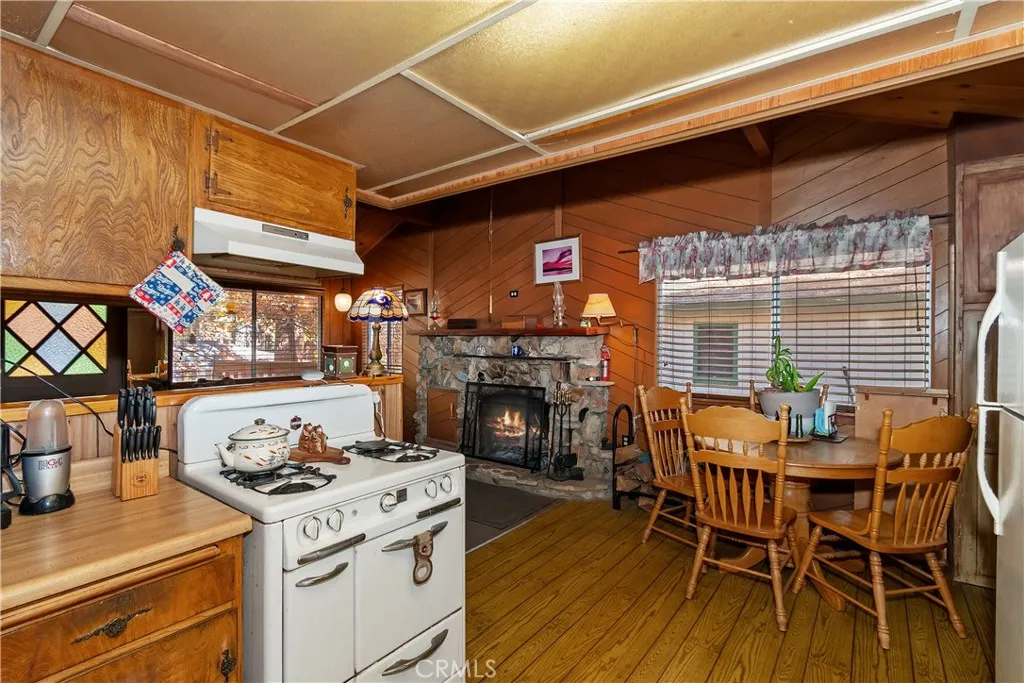 42559 Cedar, Big Bear Lake, California 92315 home-pic-7