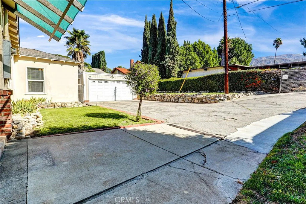 7541 Hillrose St., Tujunga, California 91042 home-pic-1