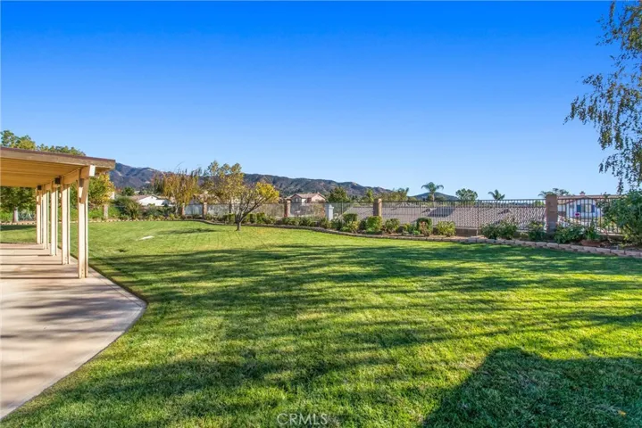 35377 Shade Tree Road, Yucaipa, California 92399