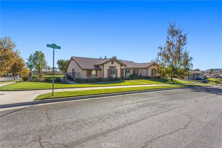 35377 Shade Tree Road, Yucaipa, California 92399