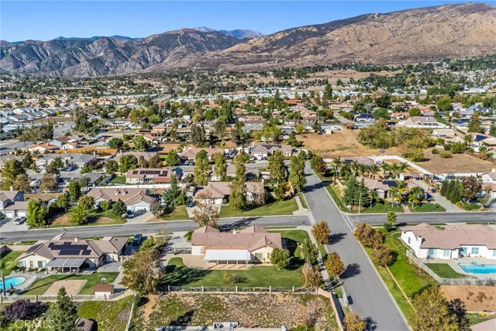 35377 Shade Tree Road, Yucaipa, California 92399