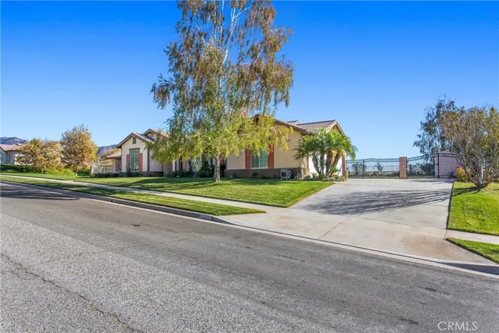35377 Shade Tree Road, Yucaipa, California 92399