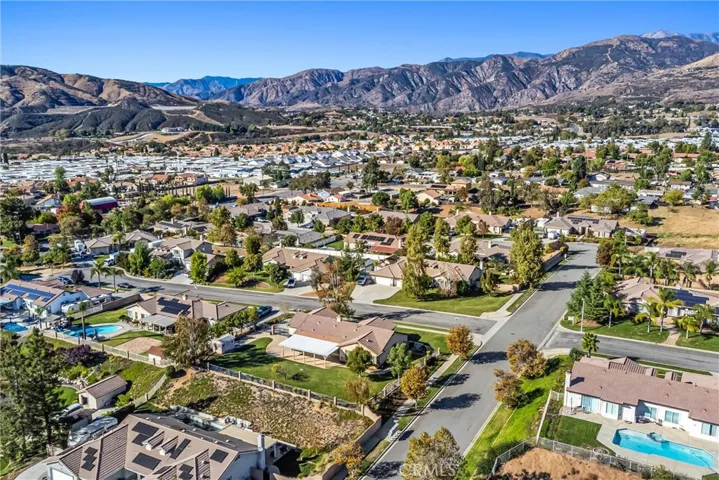 35377 Shade Tree Road, Yucaipa, California 92399