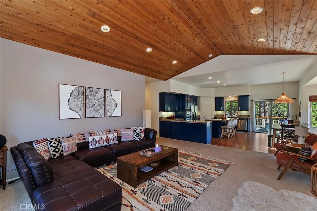 317 Oriole, Big Bear Lake, California 92315 home-pic-9