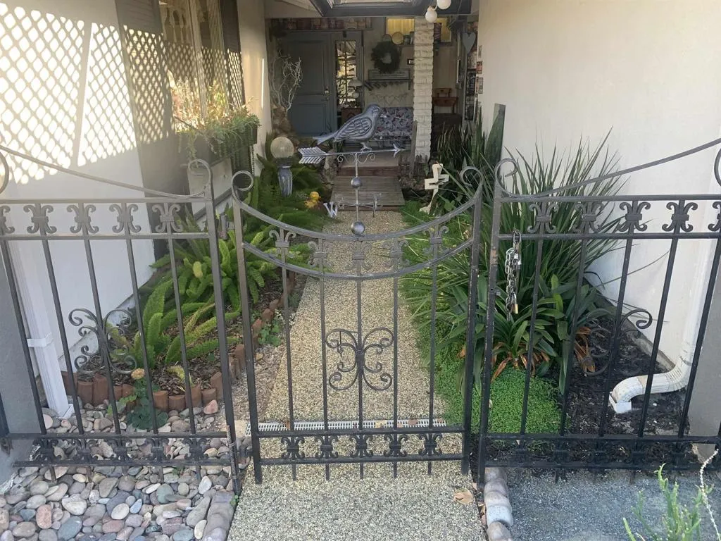 1637 Oak Hill, Escondido, California 92027 home-pic-8