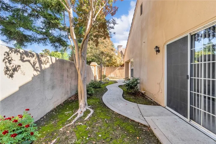 645 E Champlain Drive 106, Fresno, California 93730