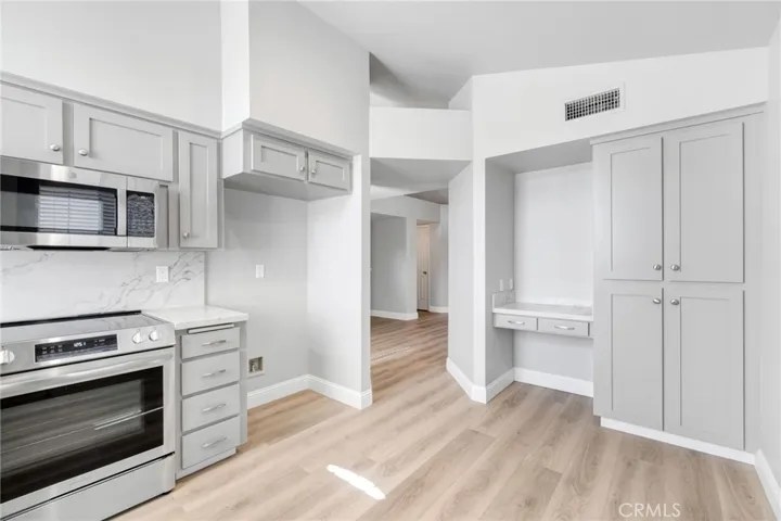 645 E Champlain Drive 106, Fresno, California 93730
