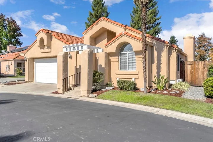 645 E Champlain Drive 106, Fresno, California 93730