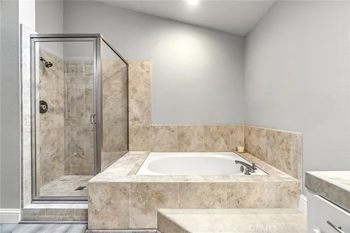 645 E Champlain Drive 106, Fresno, California 93730