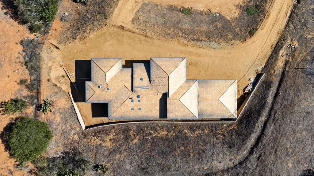 3916 Citrus Dr, Fallbrook, California 92028 home-pic-11