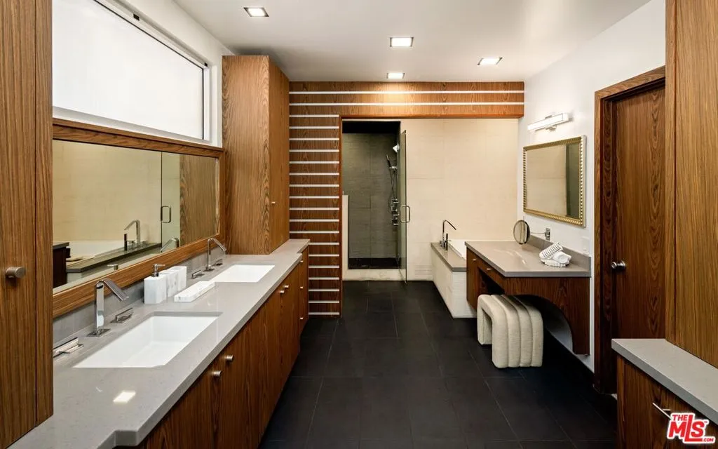 9991 Liebe Drive, Beverly Hills, California 90210 home-pic-22