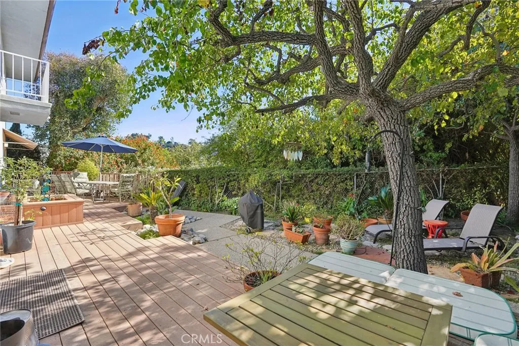 2305 Silver Ridge Avenue, Los Angeles, California 90039 home-pic-39