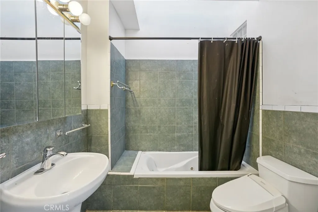 2305 Silver Ridge Avenue, Los Angeles, California 90039 home-pic-28