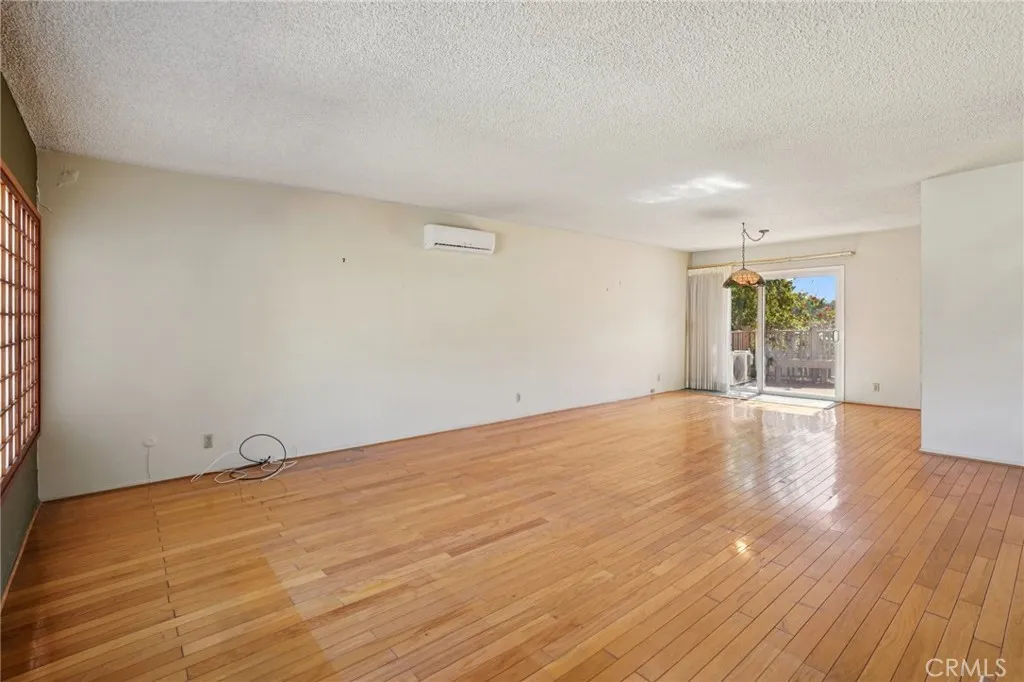 2305 Silver Ridge Avenue, Los Angeles, California 90039 home-pic-17