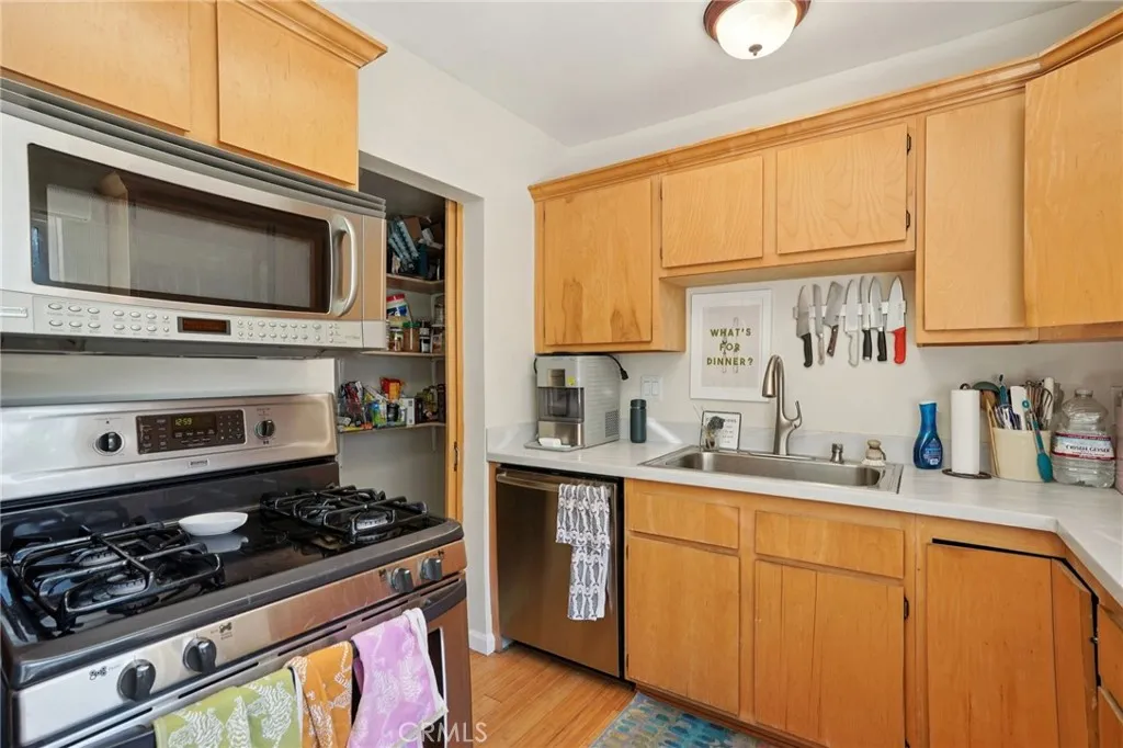 2305 Silver Ridge Avenue, Los Angeles, California 90039 home-pic-7