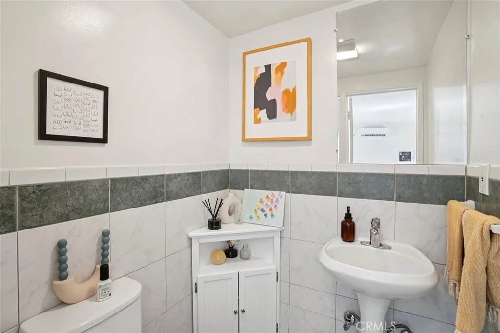 2305 Silver Ridge Avenue, Los Angeles, California 90039 home-pic-9