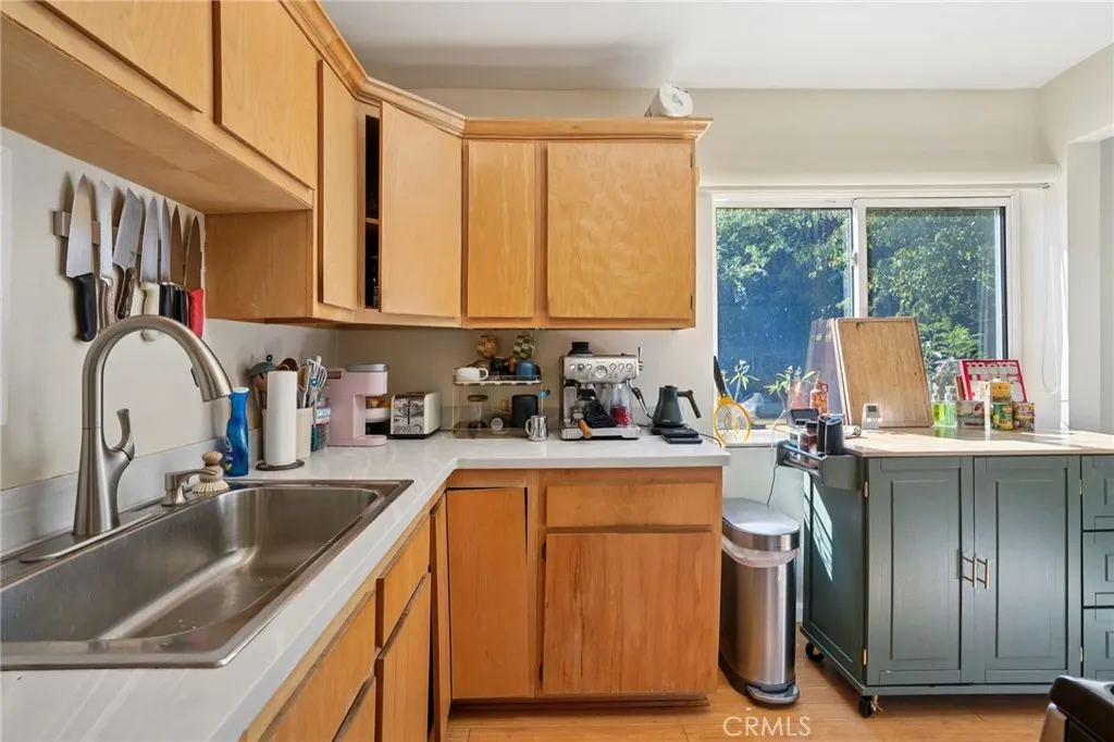 2305 Silver Ridge Avenue, Los Angeles, California 90039 home-pic-8
