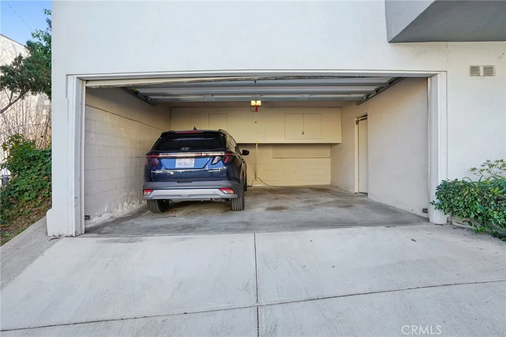 2305 Silver Ridge Avenue, Los Angeles, California 90039 home-pic-42