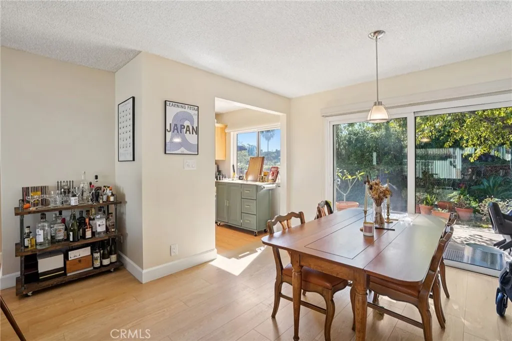 2305 Silver Ridge Avenue, Los Angeles, California 90039 home-pic-4